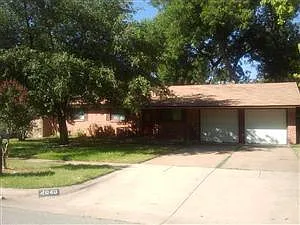 Single-Family Home Available! — Photo 1