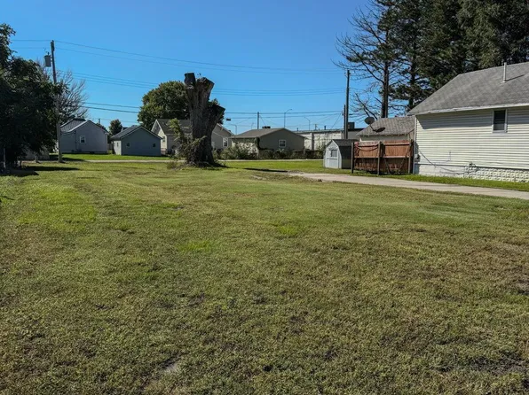 1221 Hayes Ave, Norfolk, NE 68701