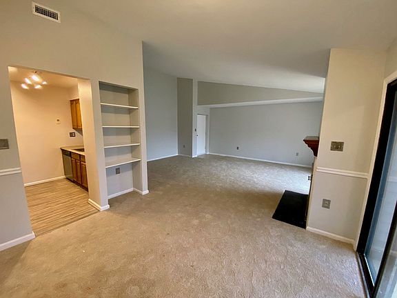 3rd image of 1117 Castle Harbour Way Unit 3D