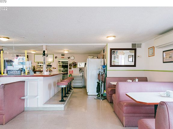 5th image of 4265 Main St