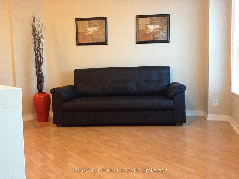 36 Lee Centre Dr #912 — Photo 2