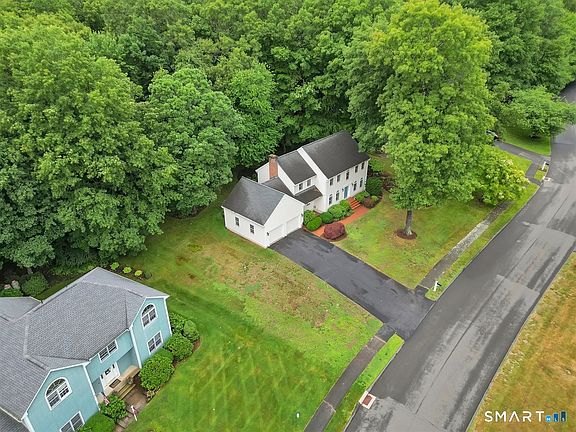 3rd image of 11 Dunne Wood Court