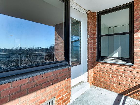 3rd image of 4705 Henry Hudson Pkwy #7J