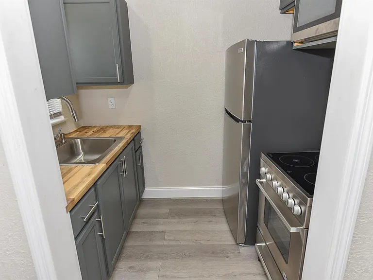 1001 S Federal Hwy #3 — Photo 3