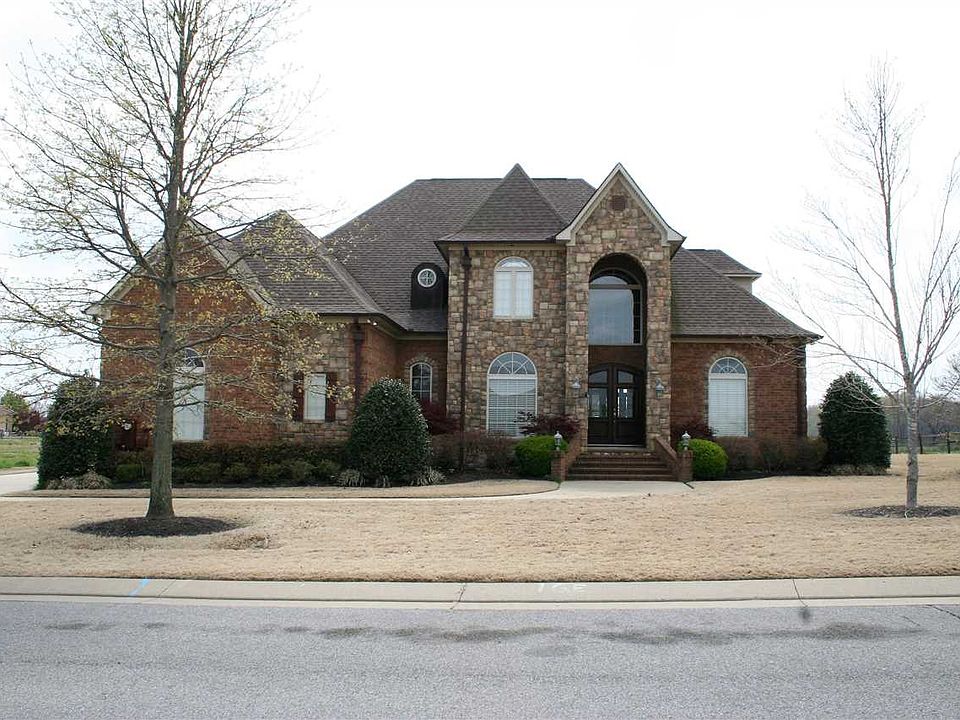 1st image of 2493 Fairway Dr