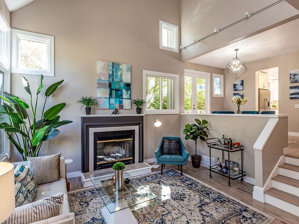 1st image of 996 Menlo Ave