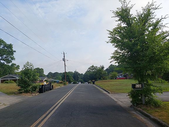 4th image of 119 Chief Vann Dr SW