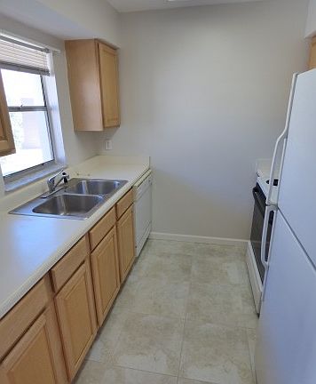 4th image of 217 Dorchester Sq