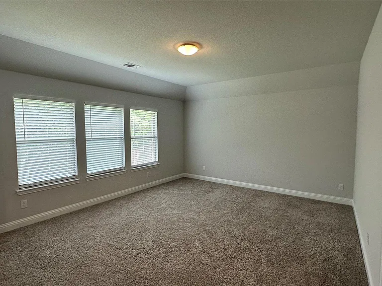 1608 Elizabeth St — Photo 8