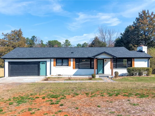 1121 Old Bessie Rd, Piedmont, SC 29673