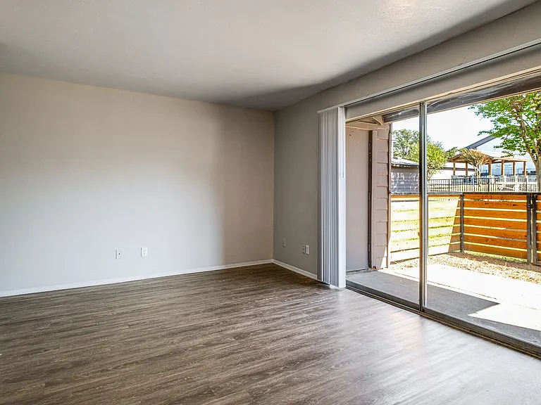 Barrett Apartment Homes — Photo 47