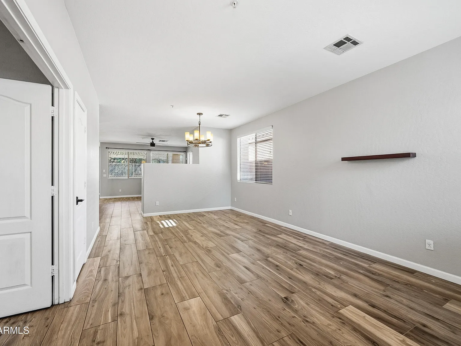 3 bed, 2.0 bath, 1810 sqft, $3,495 — Photo 2