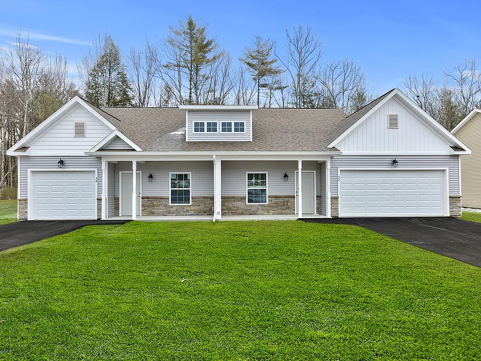 Townhomes at Woodland's Edge