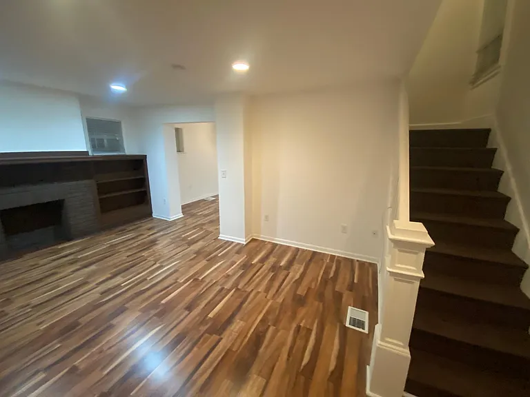 1215 Walnut St — Photo 4