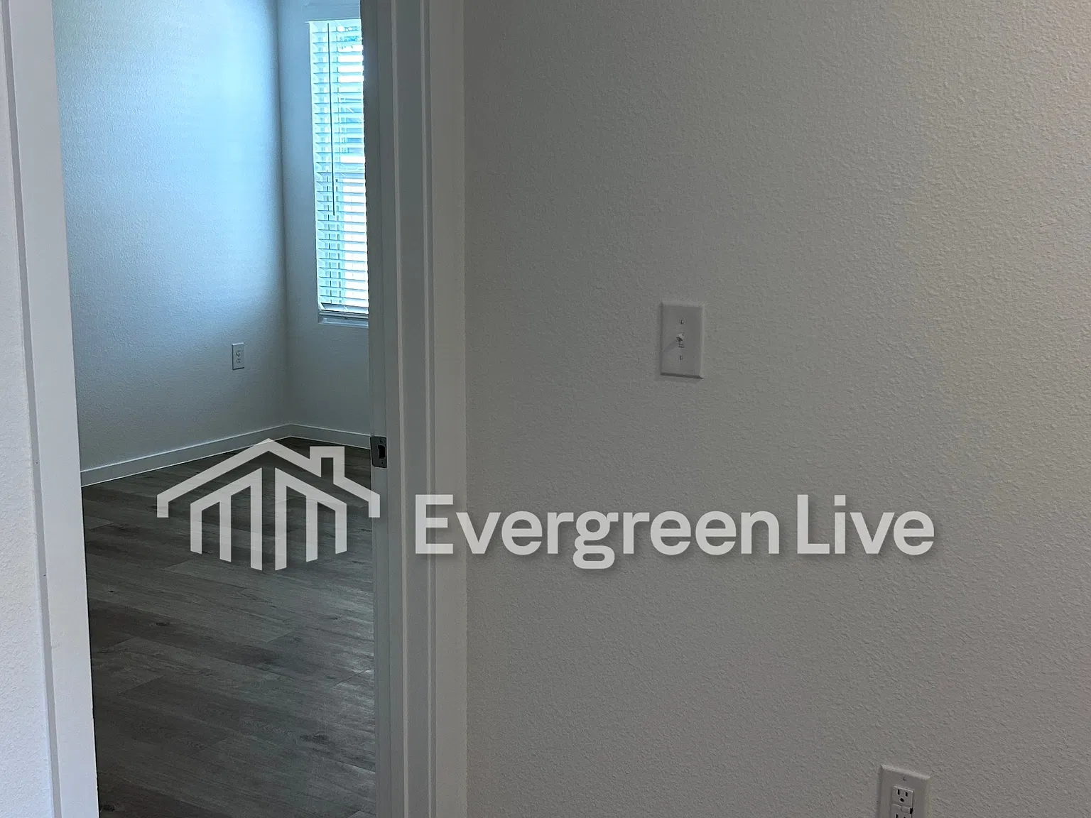 4 bed, 2.0 bath, 1732 sqft, $1,800 — Photo 3