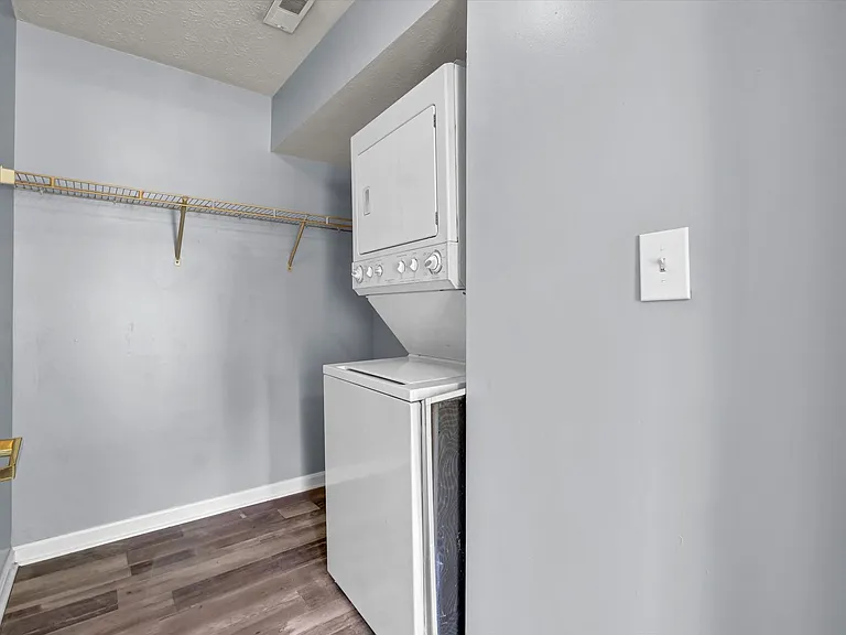 Rowan Place Apartments — Photo 64