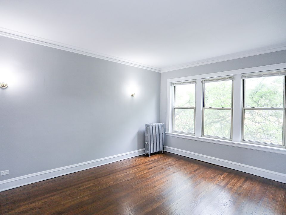 1st image of 3408 W Balmoral Ave APT 2
