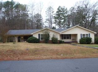 22 Dudley Dr, Sylacauga, AL 35151