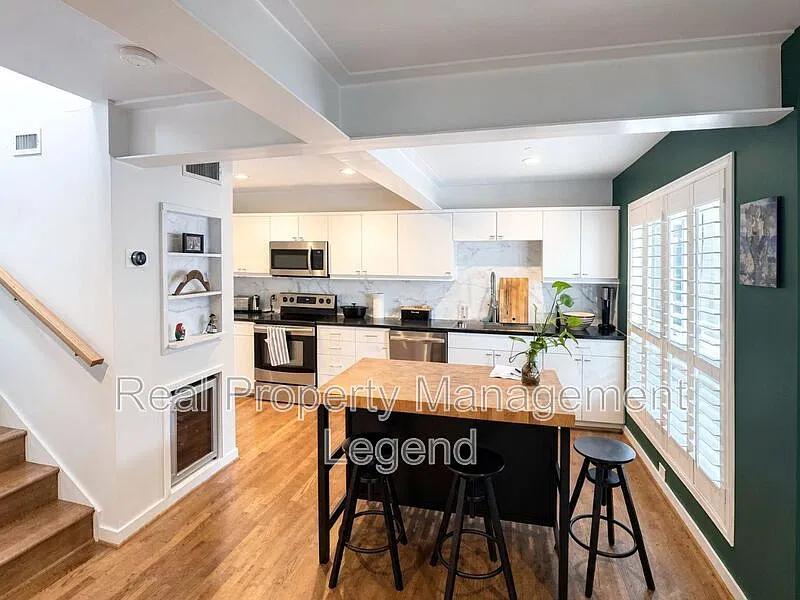 2 bed, 3.0 bath, 1338 sqft, $3,300 — Photo 1