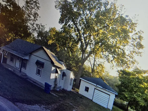 7739 Mooresville Rd, West Newton, IN 46183