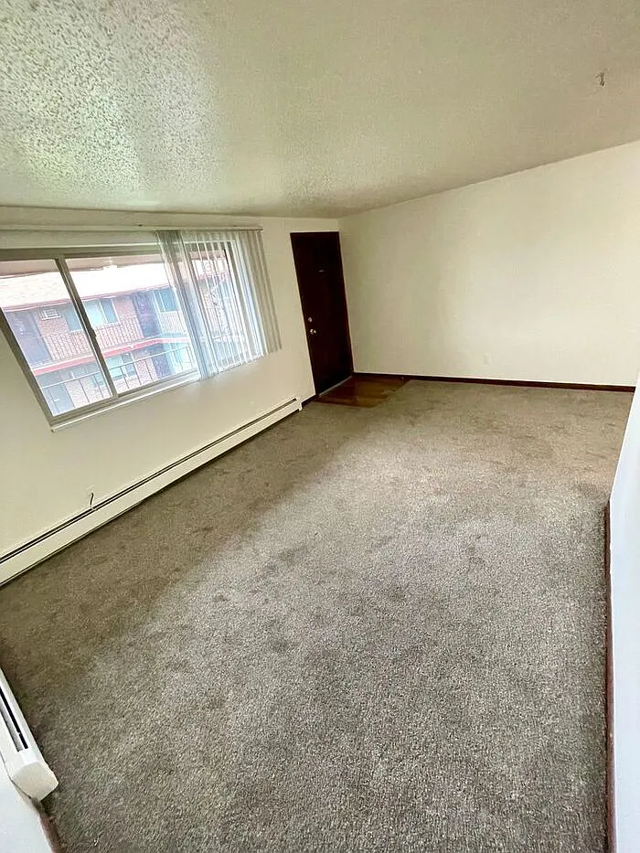 1 bed, 1.0 bath, 600 sqft, $1,049 — Photo 4
