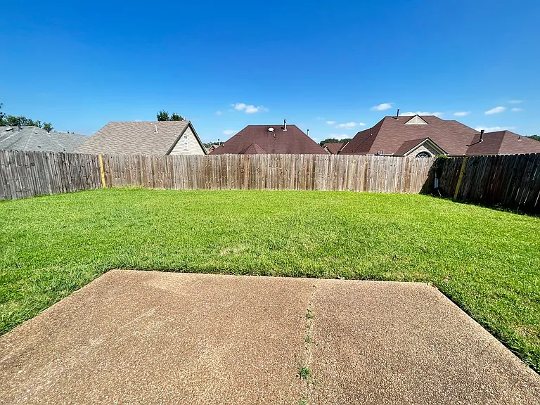 4806 Ashcroft Dr — Photo 4