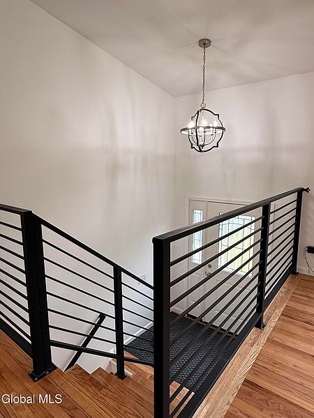 3rd image of 5 Greenridge Drive
