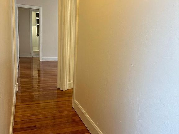 4th image of 22-38 W School St #4