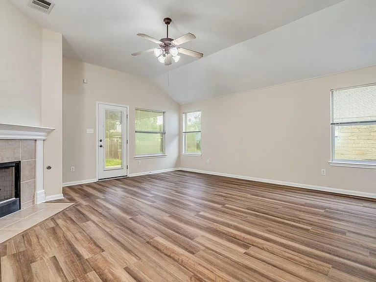 157 Maplewood S — Photo 10