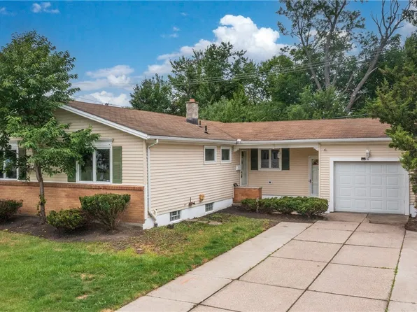 16 Newgate Rd, Buffalo, NY 14226