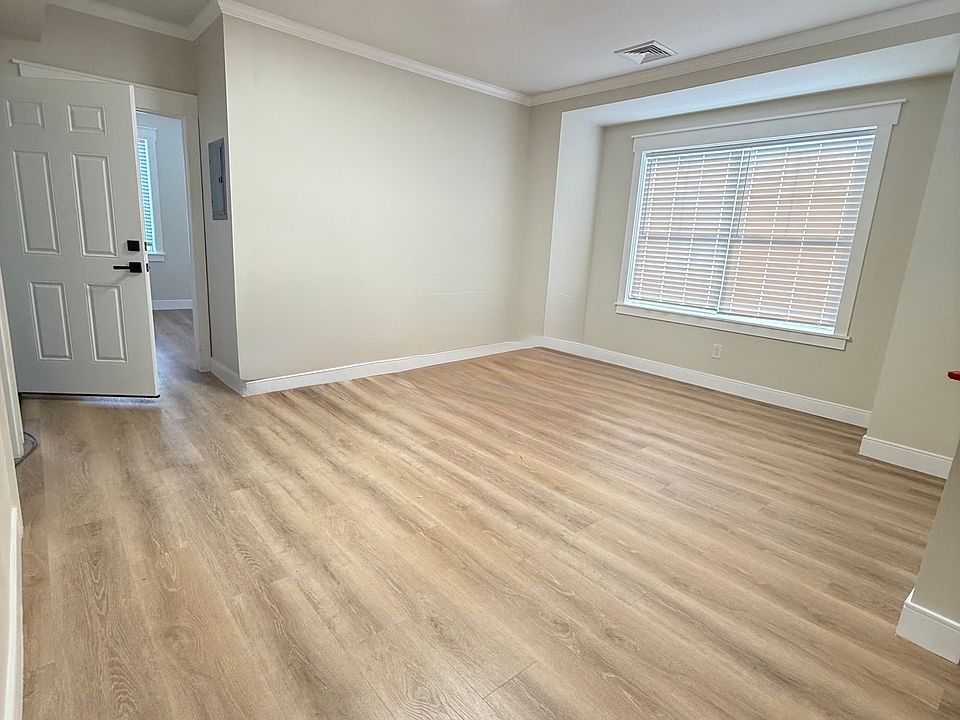 1st image of 40 Abbott St #1