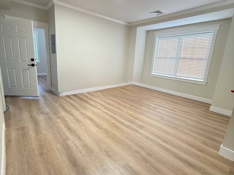 40 Abbott St #2