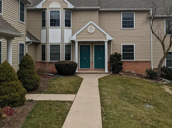 127 Primrose Ln, Reading, PA 19610