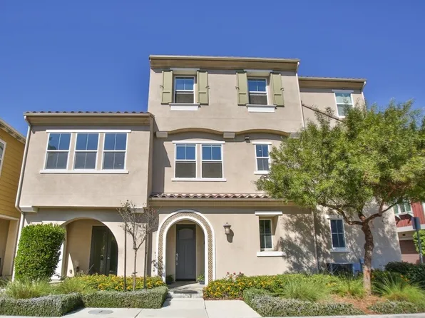 727 W Tribella Ct, Santa Ana, CA 92703