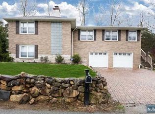27 Dalewood Rd, Wayne, NJ 07470