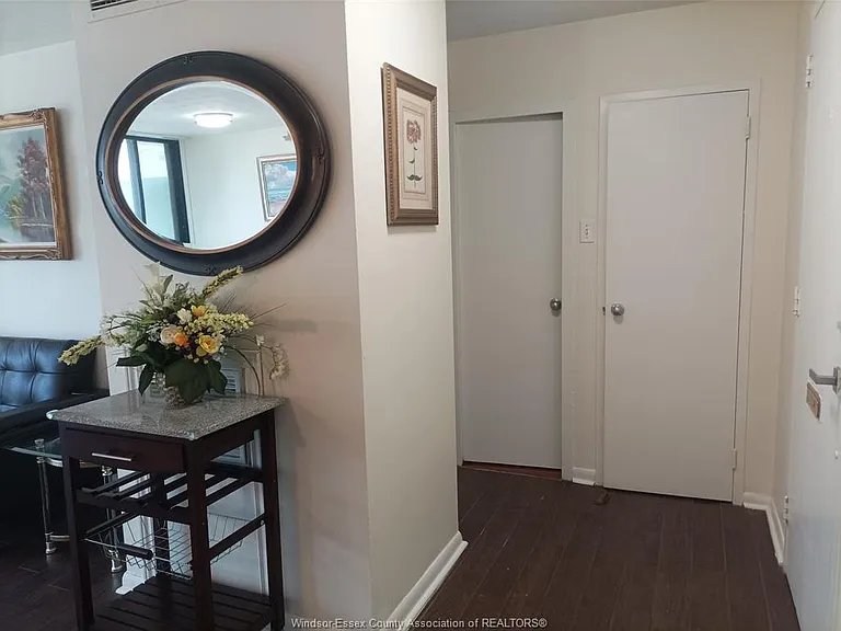 111 Riverside Dr E #808 — Photo 4