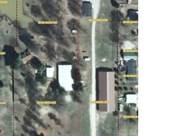 21100 Walcott Rd, Carlyle, IL 62231