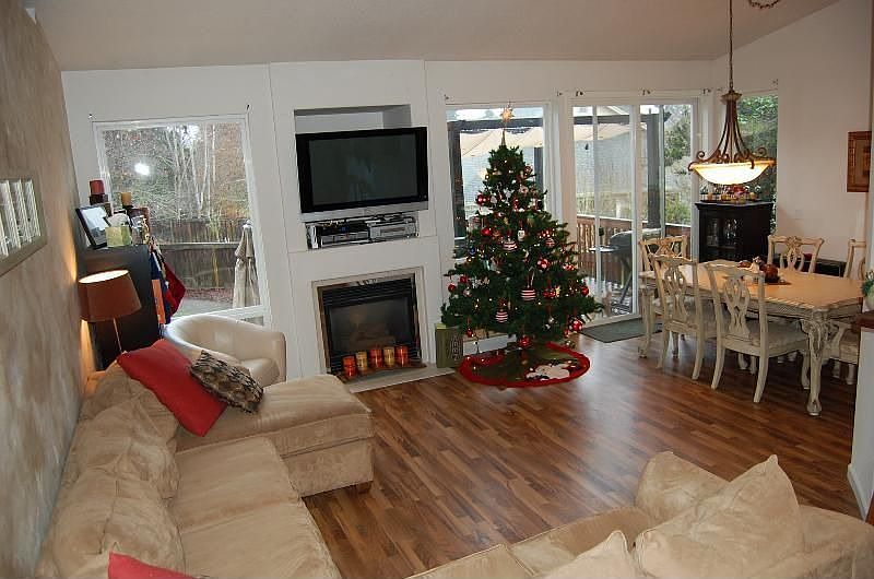 2nd image of 14065 SW Springbrook Ln
