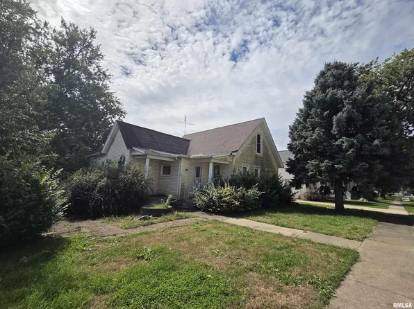 103 1st St, Bradford, IL 61421
