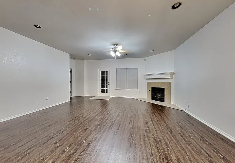 7008 Eagles Lndg — Photo 3