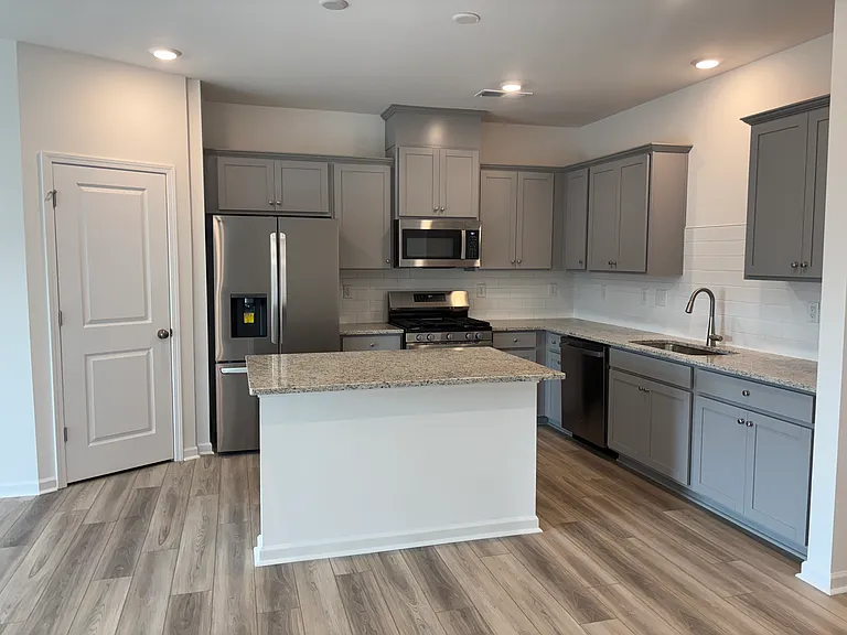 5008 Falstone Dr — Photo 13