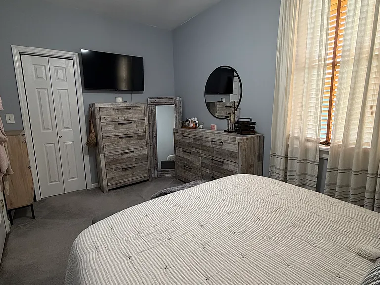 1215 Clinton St #2 — Photo 8