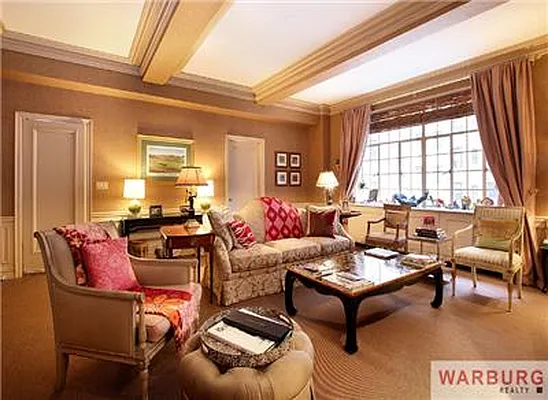 Sold by Warburg | media 2