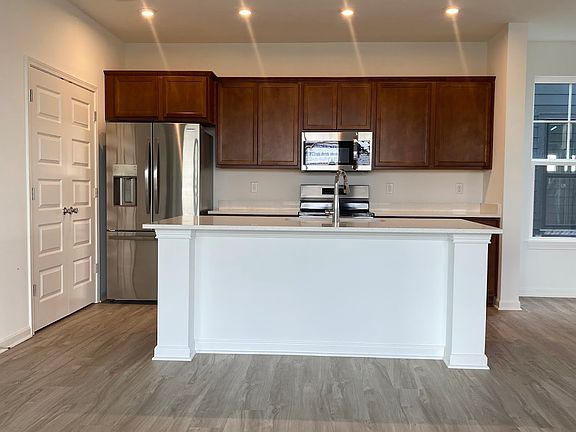3rd image of 9273 Anthem Ave
