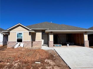 11905 SW 9th St, Yukon, OK 73099