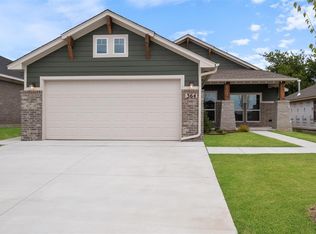 364 Park Ln, Harrah, OK 73045