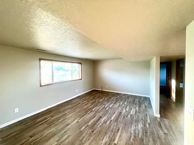 135 S Amy Ln — Photo 4
