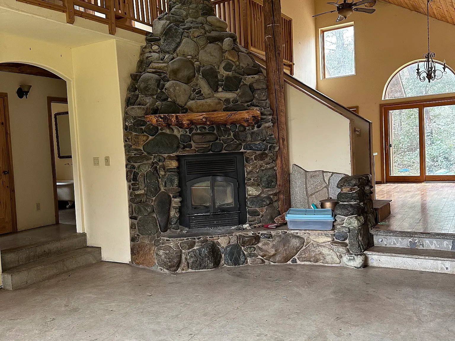 5 bed, 2460 sqft, $1,950 — Photo 4