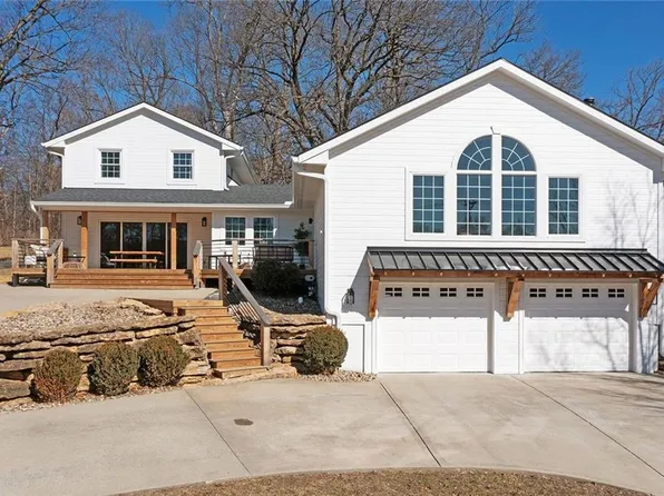 135 T St, Lake Lotawana, MO 64086