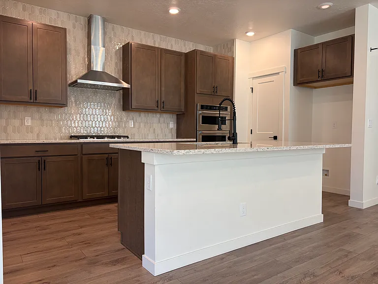 4273 S Graycliff Way — Photo 1